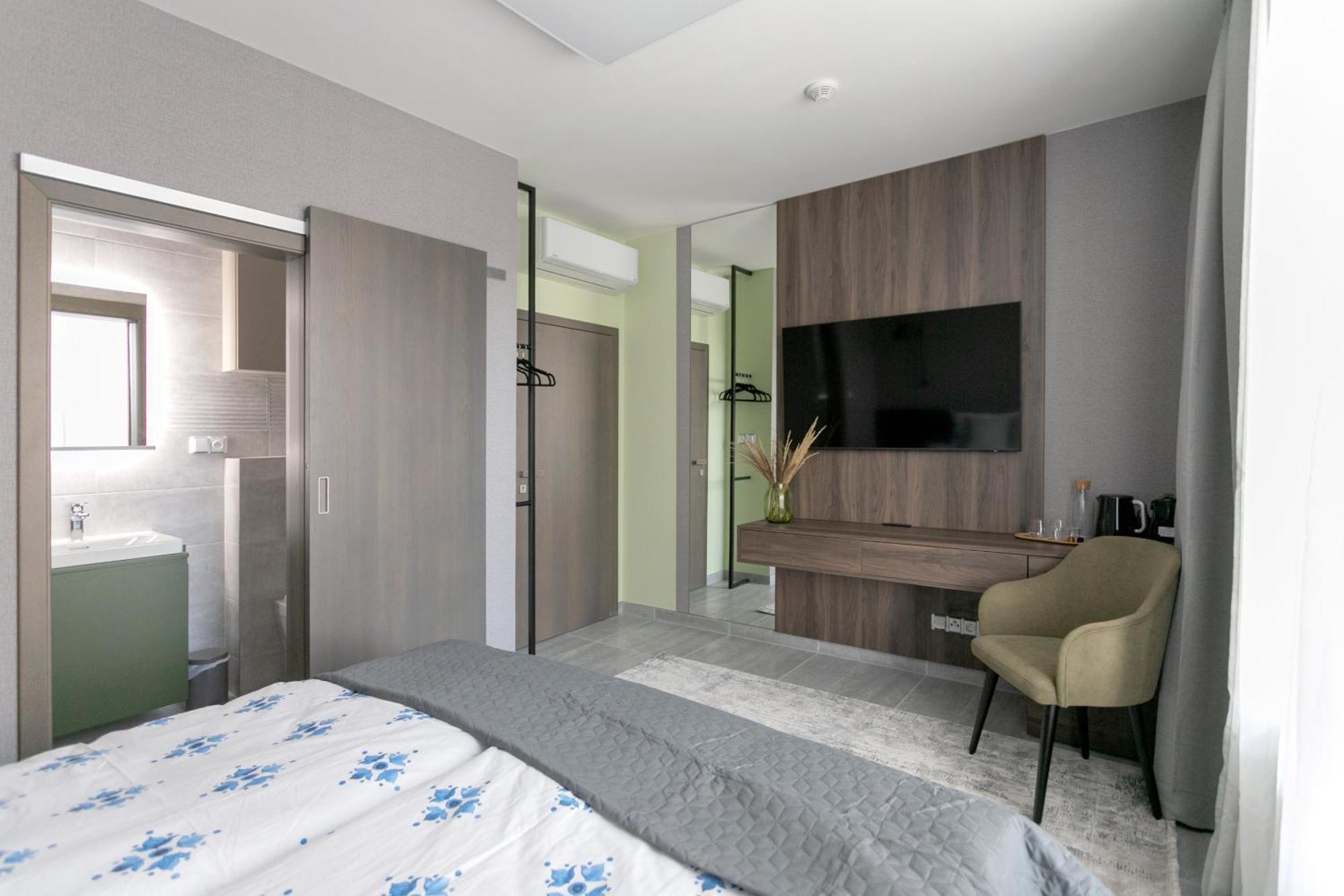 Luong Europe Apartments プラハ エクステリア 写真