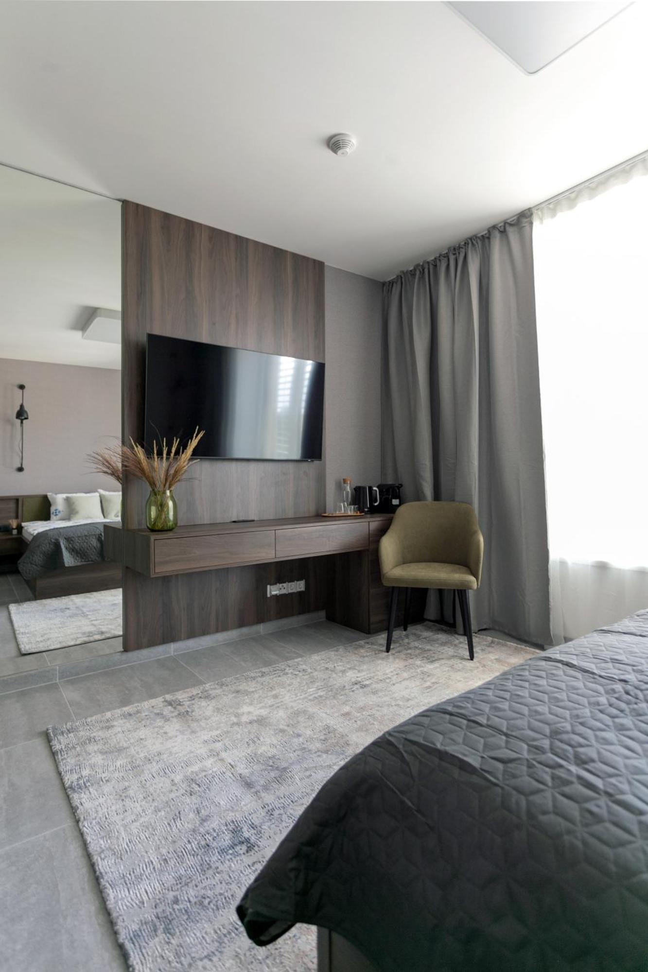 Luong Europe Apartments プラハ エクステリア 写真